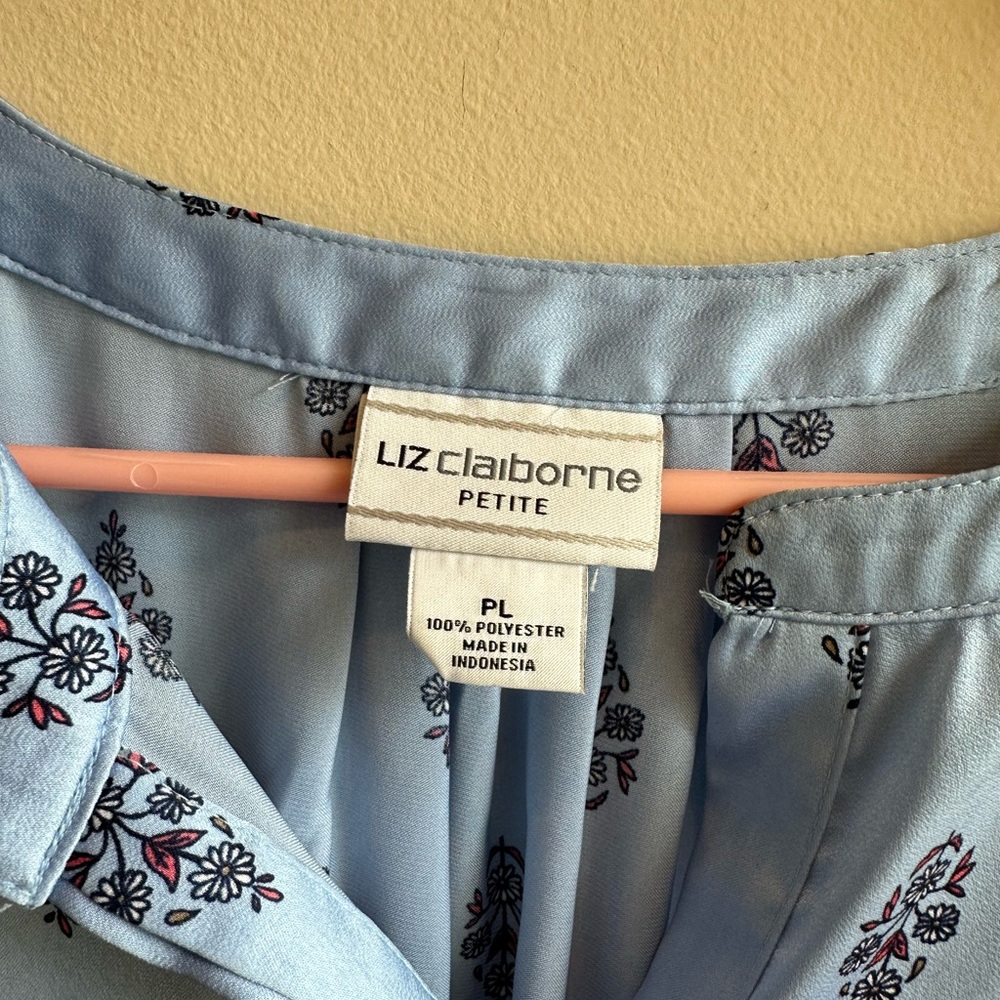 Liz Claiborne Blue Floral Women's Top - Picture 3 of 6
